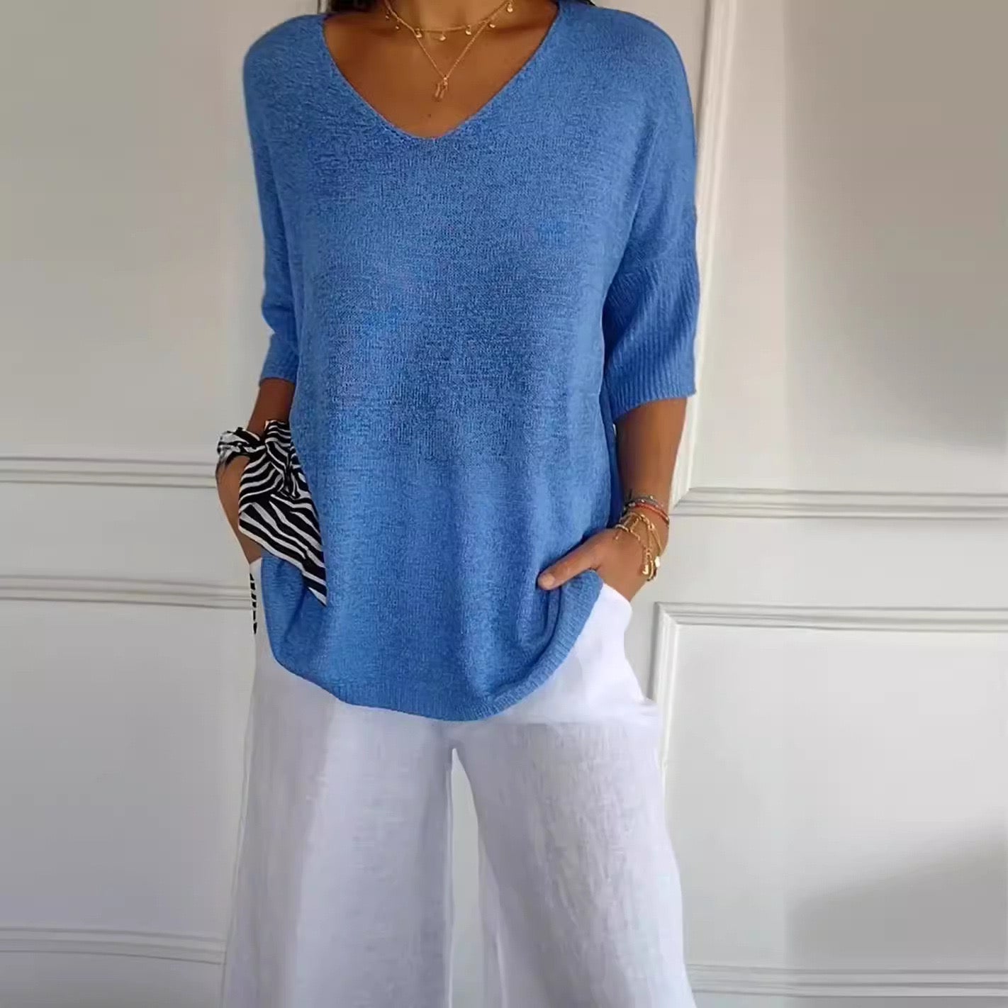 Solid Color Knitted V-neck Top