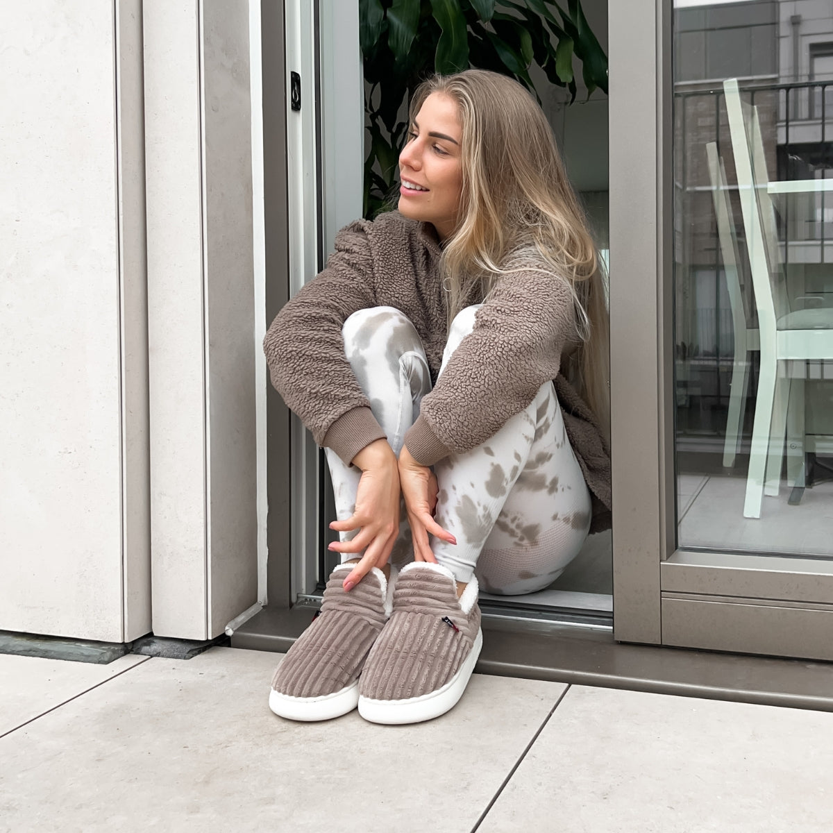 Aure Paris Slippers