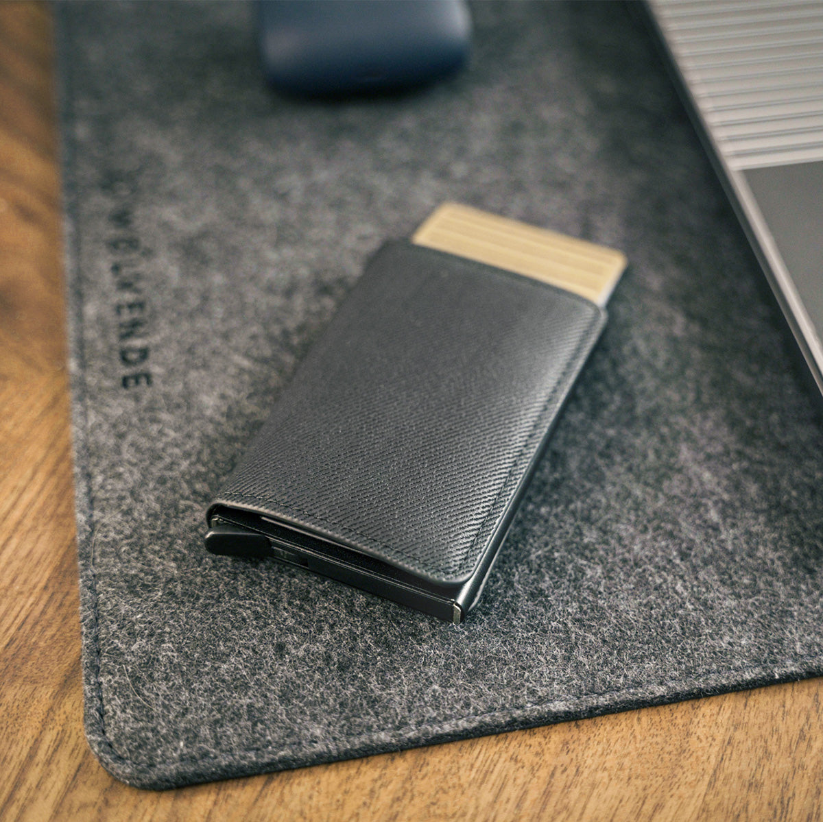 Slim Pop-Up RFID Aluminum Wallet