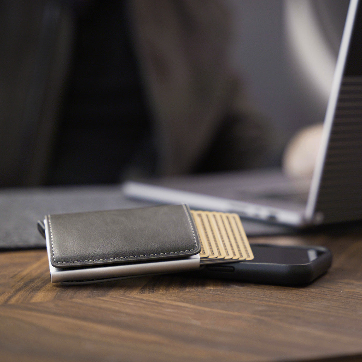 Slim Pop-Up RFID Aluminum Wallet