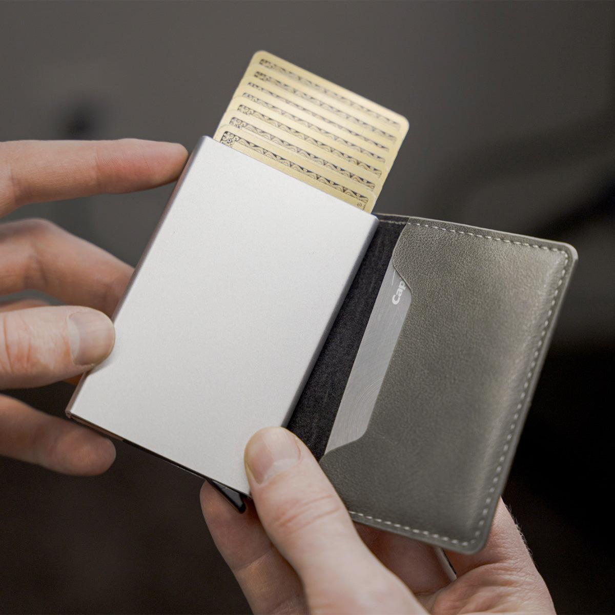 Slim Pop-Up RFID Aluminum Wallet