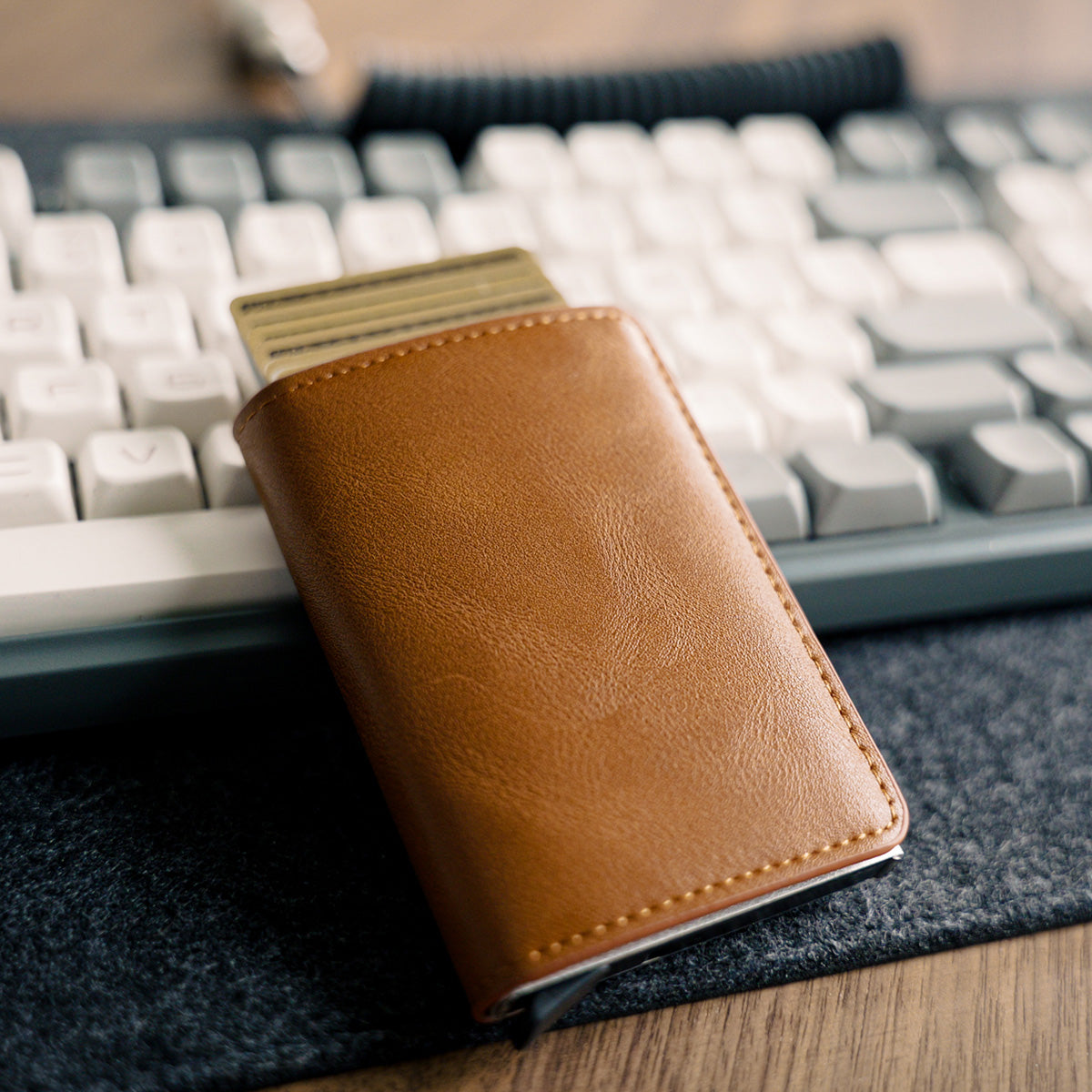 Slim Pop-Up RFID Aluminum Wallet