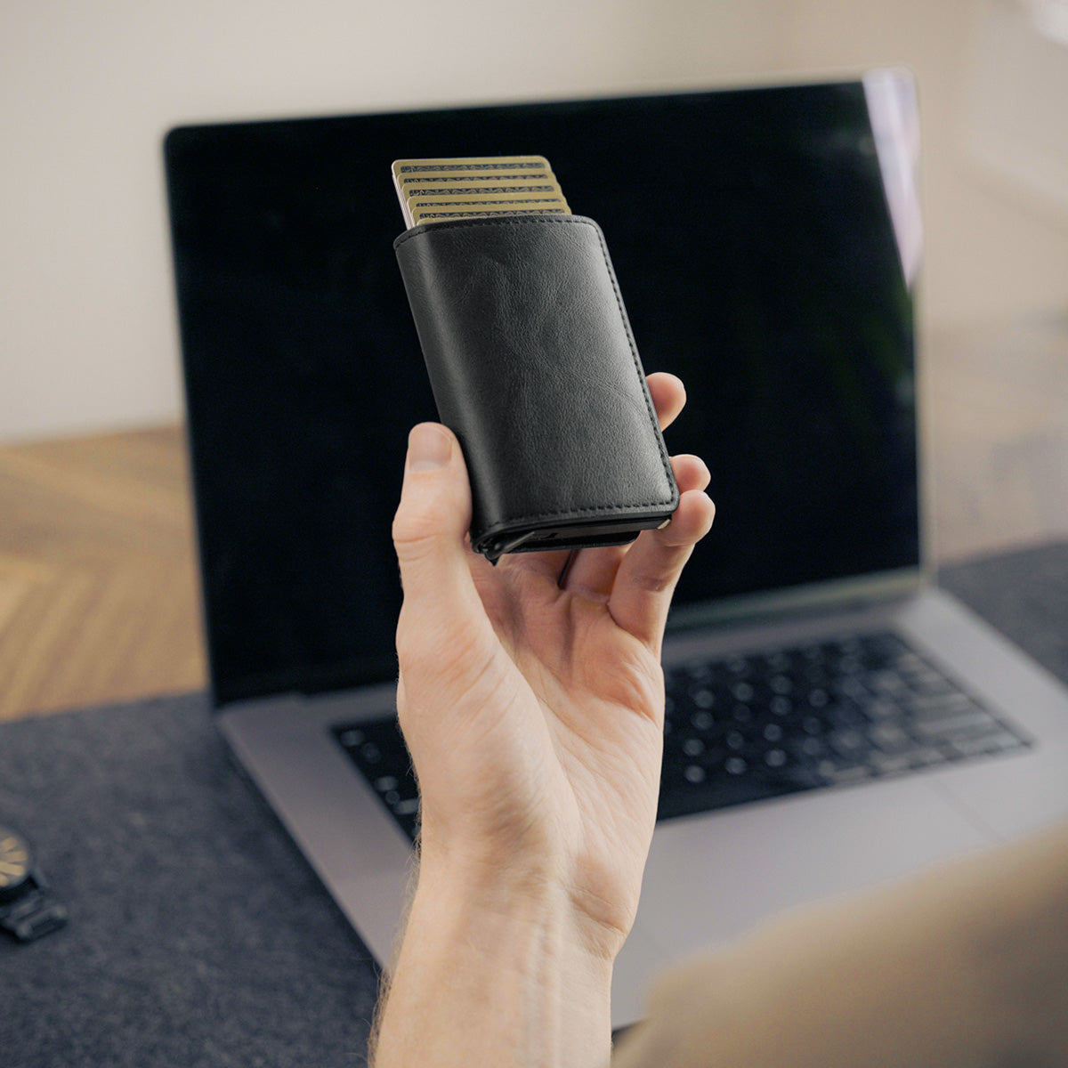Slim Pop-Up RFID Aluminum Wallet