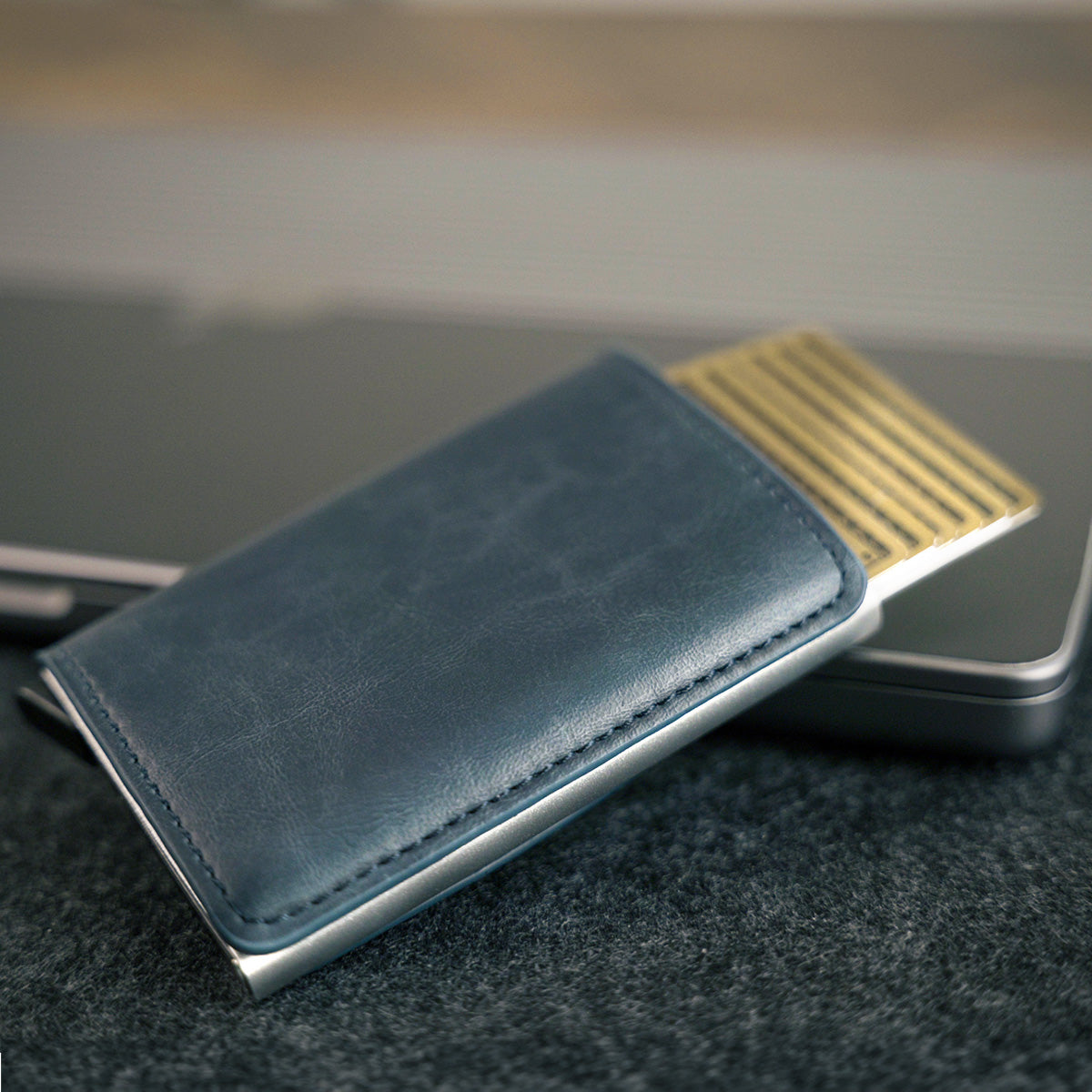 Slim Pop-Up RFID Aluminum Wallet