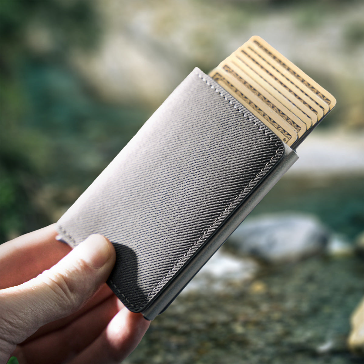 Slim Pop-Up RFID Aluminum Wallet
